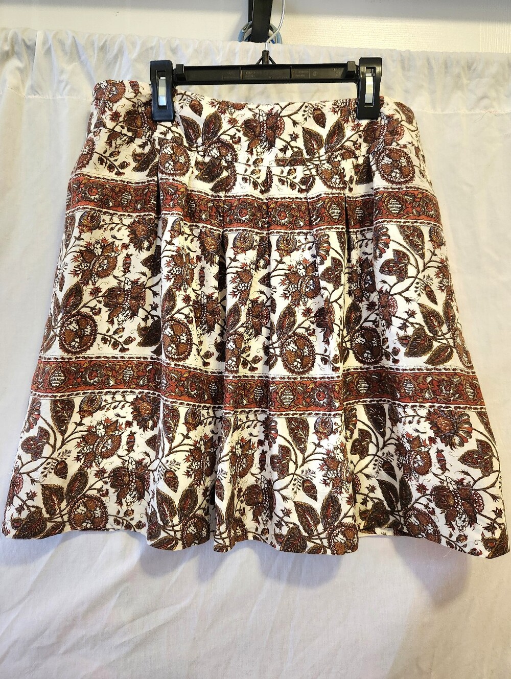 Banana Rep Silk 100% Skirt Size 10 Petite Cream Brown Floral Autumn